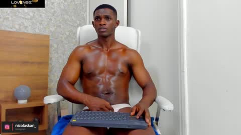 Nicolas online show from December 6, 3:44 pm