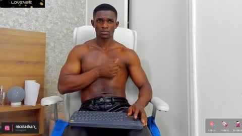 Nicolas online show from December 7, 4:58 pm