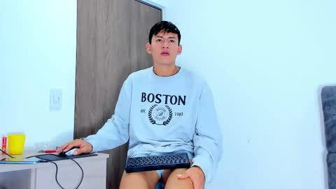 Snapshot of nicolastorres__ chatting on November 2, 8:44 pm nicolastorres__ online show from November 2, 8:44 pm