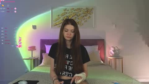 Snapshot of nicole_broown chatting on October 21, 9:48 pm Nicole online show from October 21, 9:48 pm