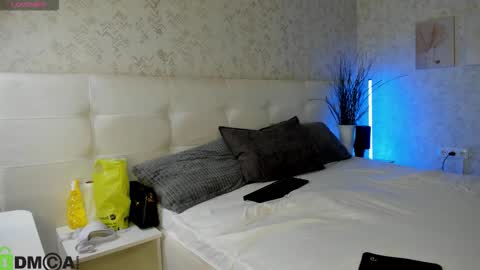 Snapshot of nicole_charm chatting on October 15, 8:20 pm GMT7TueWedThSu 0300am-0900am. Sa 1000am-0400pm online show from October 15, 8:20 pm