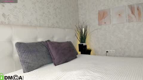 Snapshot of nicole_charm chatting on November 6, 8:10 pm GMT7TueWedThSu 0300am-0900am. Sa 1000am-0400pm online show from November 6, 8:10 pm