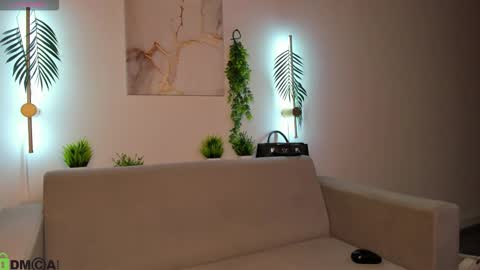 Snapshot of nicole_charm chatting on November 17, 8:14 pm GMT7TueWedThSu 0300am-0900am. Sa 1000am-0400pm online show from November 17, 8:14 pm