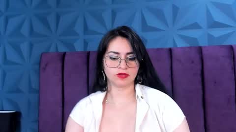 Snapshot of nicole_jonss chatting on January 4, 9:54 am Nicole online show from January 4, 9:54 am