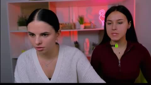 Snapshot of nicole_muah chatting on October 3, 8:33 am nicole_muah online show from October 3, 8:33 am