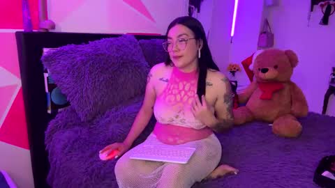 Nicole online show from December 5, 4:43 am