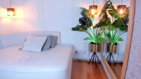 N A T A L I A online show from April 21, 2:51 am