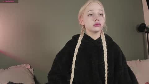 Mary online show from December 19, 5:14 am