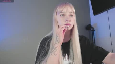 Mary online show from February 15, 4:03 pm