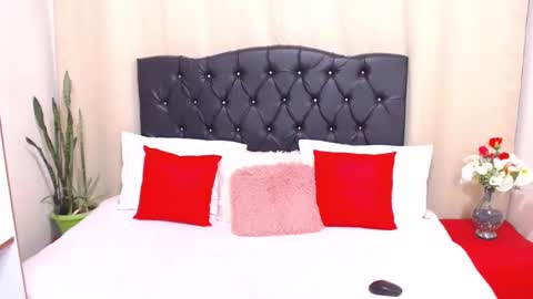 Snapshot of nicolechanell271 chatting on March 8, 3:17 am Nicole Chanel online show from March 8, 3:17 am