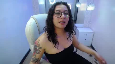 nicolee_8 online show from September 17, 1:51 am