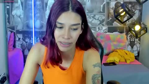 Snapshot of nicolee_angels chatting on December 31, 1:19 pm N i c o l e  online show from December 31, 1:19 pm