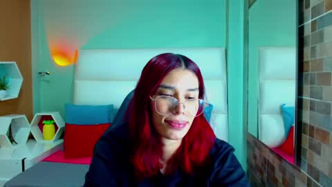Snapshot of nicolee_angels chatting on January 5, 2:19 pm N i c o l e  online show from January 5, 2:19 pm