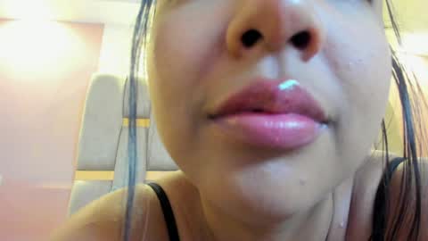 nicolee_fisherr online show from April 16, 4:24 am