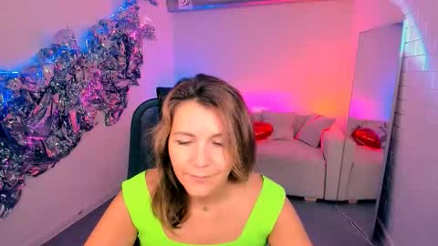 Snapshot of nicolehits chatting on October 12, 5:17 am nicolehits online show from October 12, 5:17 am