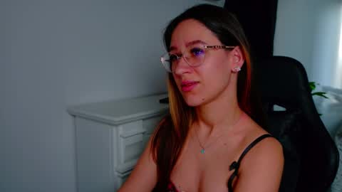 nicoleirisxxx online show from February 5, 6:40 am