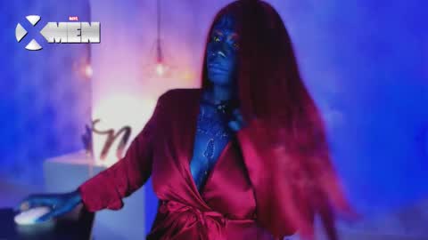 Snapshot of nicolemorelli2 chatting on October 9, 12:47 pm Andrea give it a thumbs up please its important online show from October 9, 12:47 pm