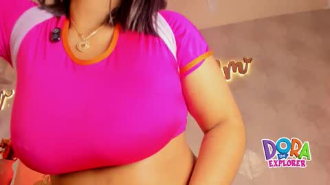 Snapshot of nicolemorelli2 chatting on October 24, 2:24 pm Andrea give it a thumbs up please its important online show from October 24, 2:24 pm