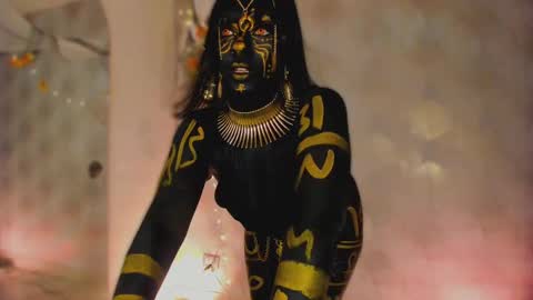 Snapshot of nicolemorelli2 chatting on October 29, 2:30 pm Andrea give it a thumbs up please its important online show from October 29, 2:30 pm