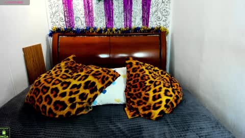 Snapshot of nicolerise chatting on January 18, 4:37 am Nicole online show from January 18, 4:37 am