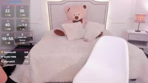 Snapshot of nicolle_foxy chatting on December 30, 10:01 pm Nicolle online show from December 30, 10:01 pm