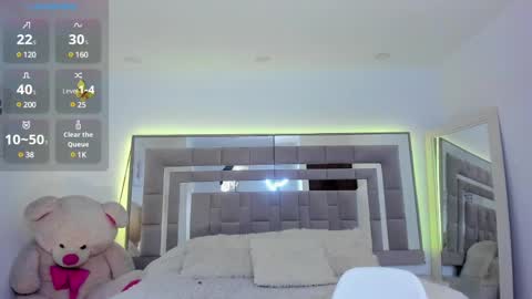 Snapshot of nicolle_foxy chatting on January 9, 5:43 pm Nicolle online show from January 9, 5:43 pm