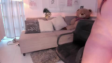 Snapshot of nicolle_foxy chatting on February 26, 8:22 pm Nicolle online show from February 26, 8:22 pm
