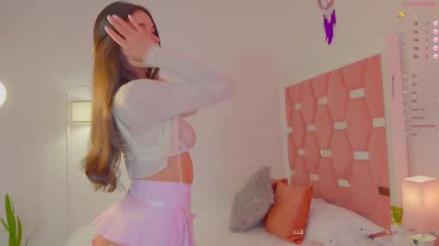  NEW instagram nicollemitchelle online show from March 1, 10:34 am