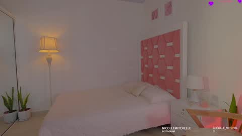  NEW instagram nicollemitchelle online show from September 23, 10:40 am