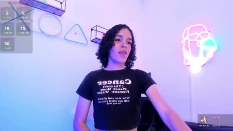 nicolle_smithh_ online show from April 5, 2:31 am