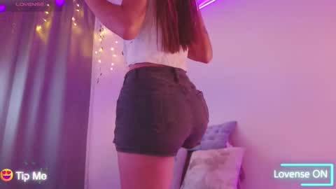 Snapshot of nicolle_swt chatting on February 1, 9:30 am Nicolle online show from February 1, 9:30 am