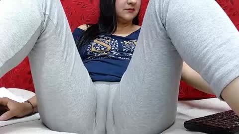 Snapshot of nicolleowens chatting on November 18, 11:37 pm NICOLLE online show from November 18, 11:37 pm