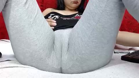 Snapshot of nicolleowens chatting on December 16, 12:15 am NICOLLE online show from December 16, 12:15 am