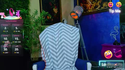 Snapshot of nicollepalmer chatting on November 5, 10:04 am Nicolle online show from November 5, 10:04 am