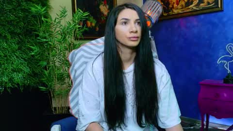 Snapshot of nicollepalmer chatting on November 6, 9:54 am Nicolle online show from November 6, 9:54 am