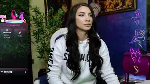 Snapshot of nicollepalmer chatting on November 29, 10:51 am Nicolle online show from November 29, 10:51 am