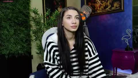 Snapshot of nicollepalmer chatting on December 3, 10:35 am Nicolle online show from December 3, 10:35 am