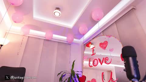 Snapshot of nicollet_ chatting on February 3, 2:53 am Nicollet online show from February 3, 2:53 am