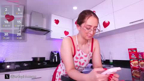 Snapshot of nicollet_ chatting on February 15, 9:11 pm Nicollet online show from February 15, 9:11 pm