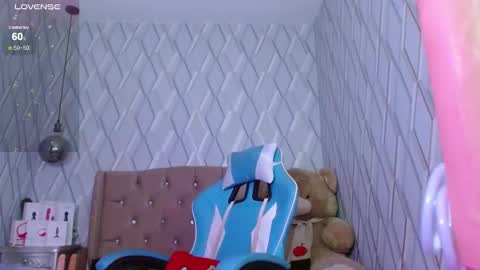 Nicolle Miley online show from February 25, 6:47 am