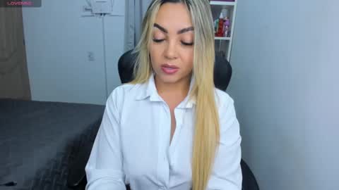 Snapshot of nicolporto chatting on September 16, 11:55 am Nicol online show from September 16, 11:55 am