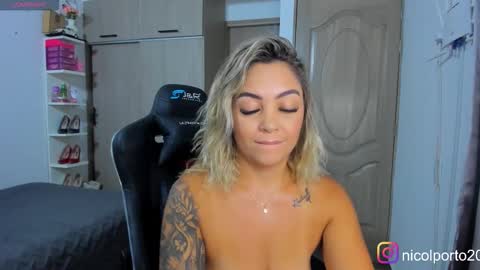 Snapshot of nicolporto chatting on November 26, 11:22 am Nicol online show from November 26, 11:22 am