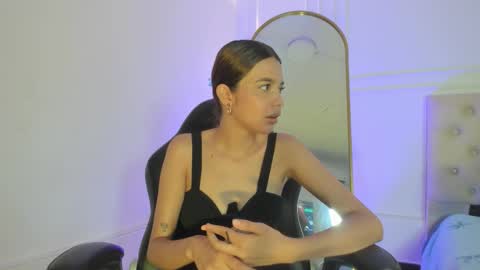 Nicol online show from February 22, 7:12 pm