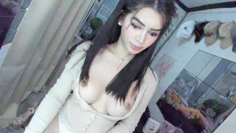 Snapshot of nielly28 chatting on January 10, 2:57 am JIAN online show from January 10, 2:57 am