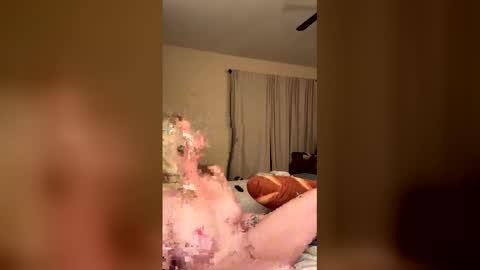 Snapshot of niemiholly07 chatting on December 18, 5:57 am MysticMuse online show from December 18, 5:57 am