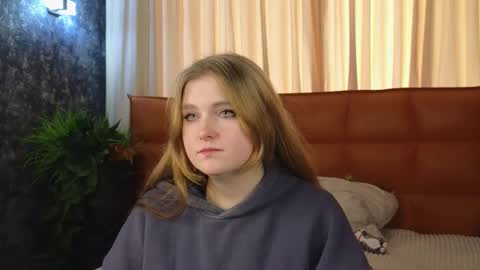 Azalea online show from November 25, 7:30 am