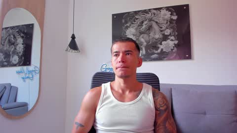 Snapshot of niickcooper chatting on December 8, 7:43 pm Niick online show from December 8, 7:43 pm