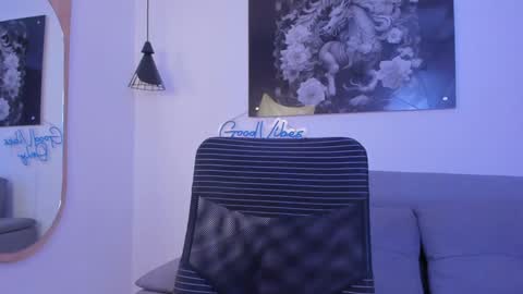 Snapshot of niickcooper chatting on December 22, 12:50 am Niick online show from December 22, 12:50 am