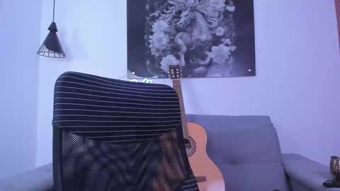 Snapshot of niickcooper chatting on January 18, 1:30 am Niick online show from January 18, 1:30 am