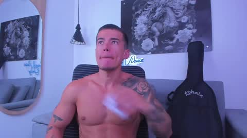 Snapshot of niickcooper chatting on January 21, 1:29 am Niick online show from January 21, 1:29 am